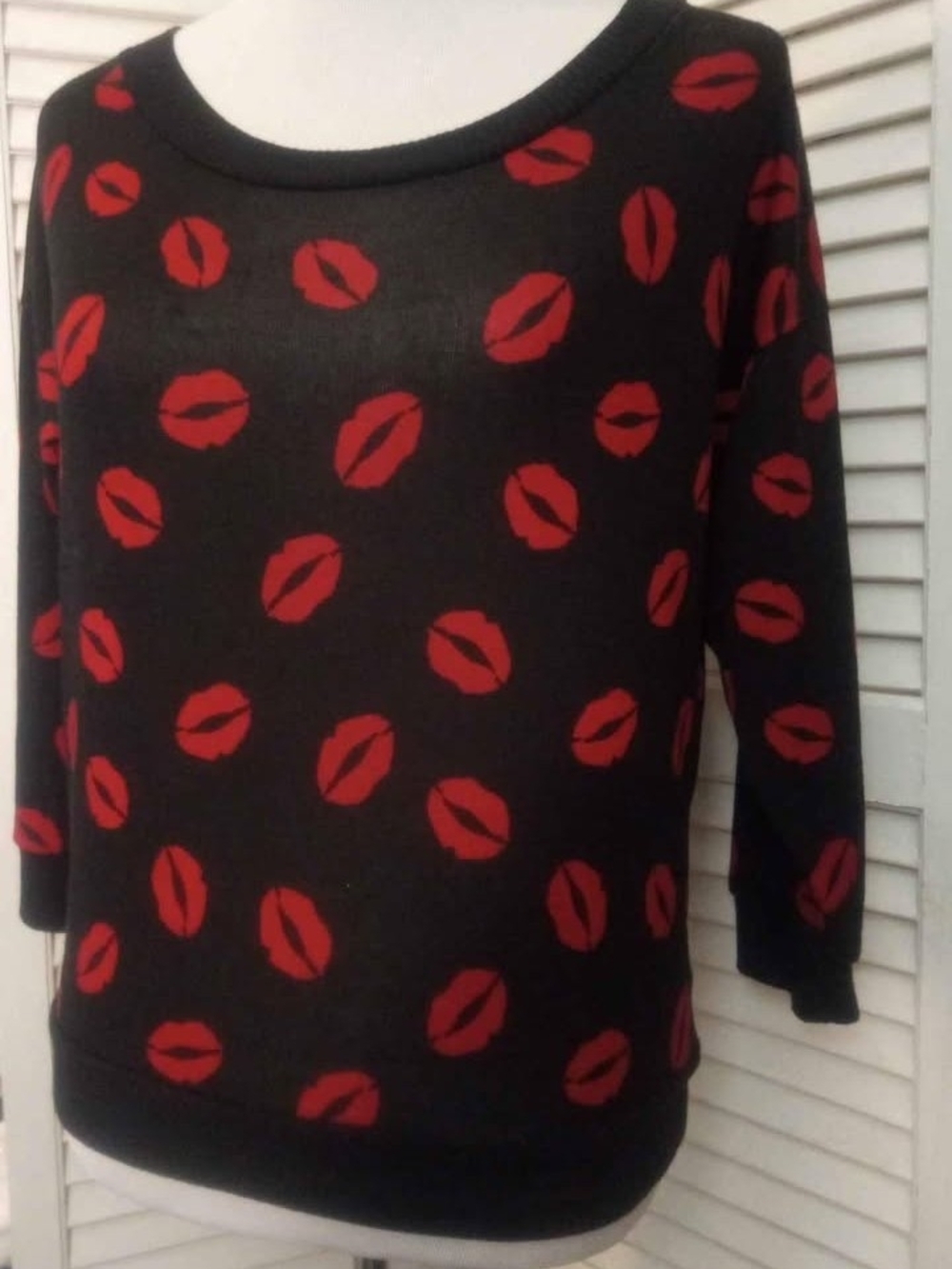 Almost Famous Black Crewneck Sweater with Red Lip Print